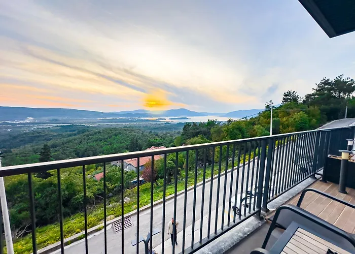 Bayview Hills Luxury Residences