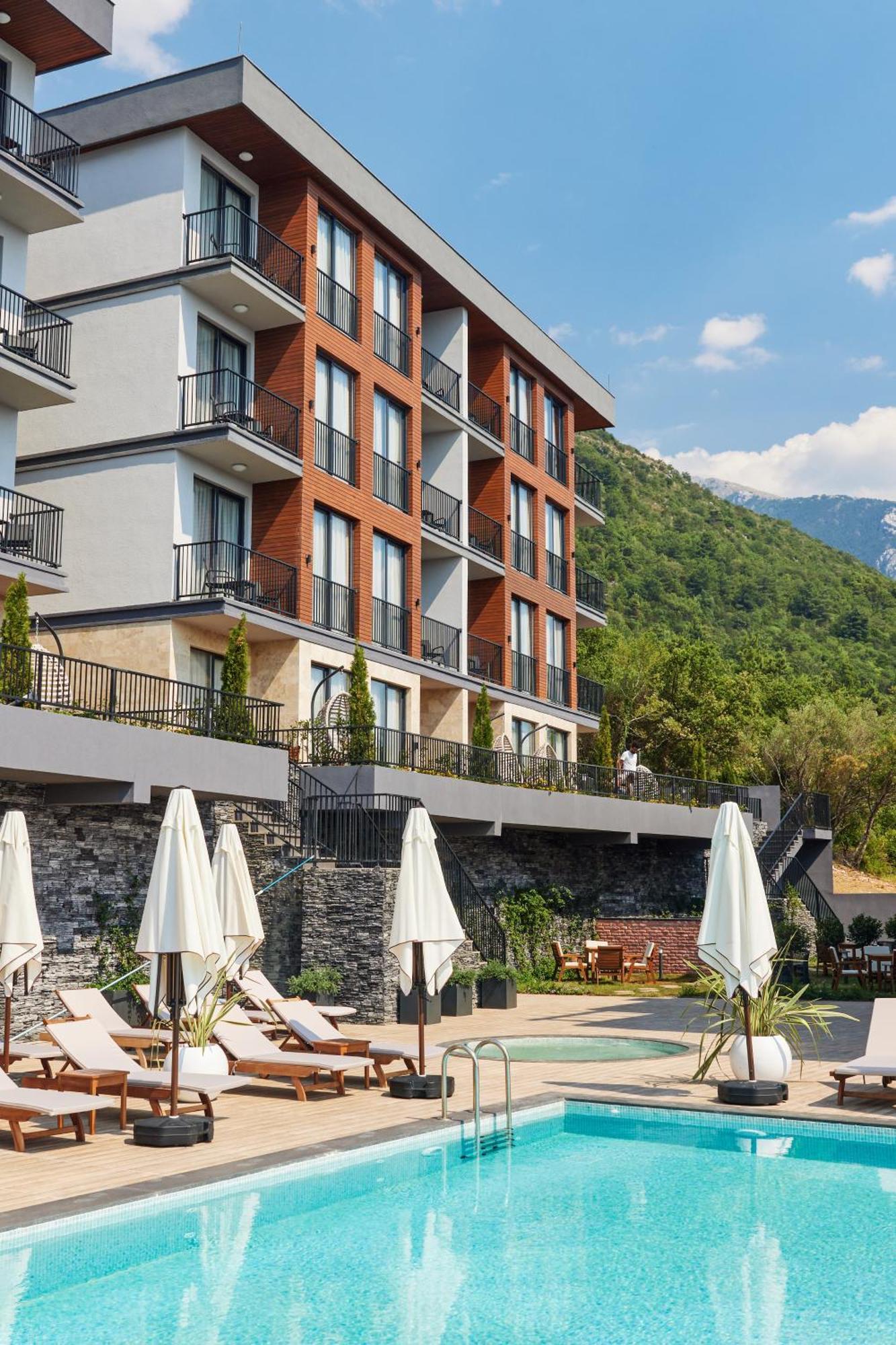 Bayview Hills Luxury Residences Tivat