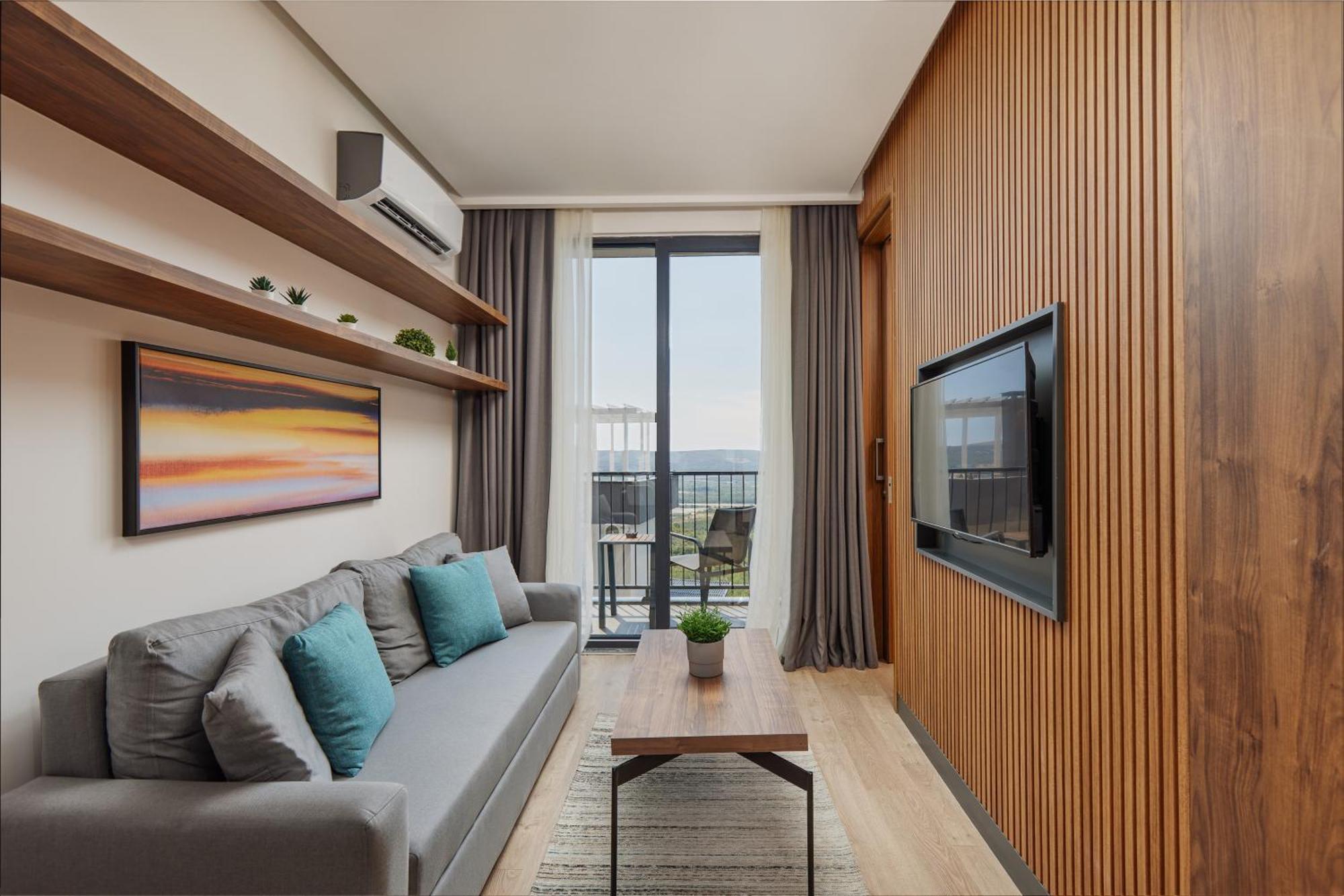 Bayview Hills Luxury Residences Apartment *