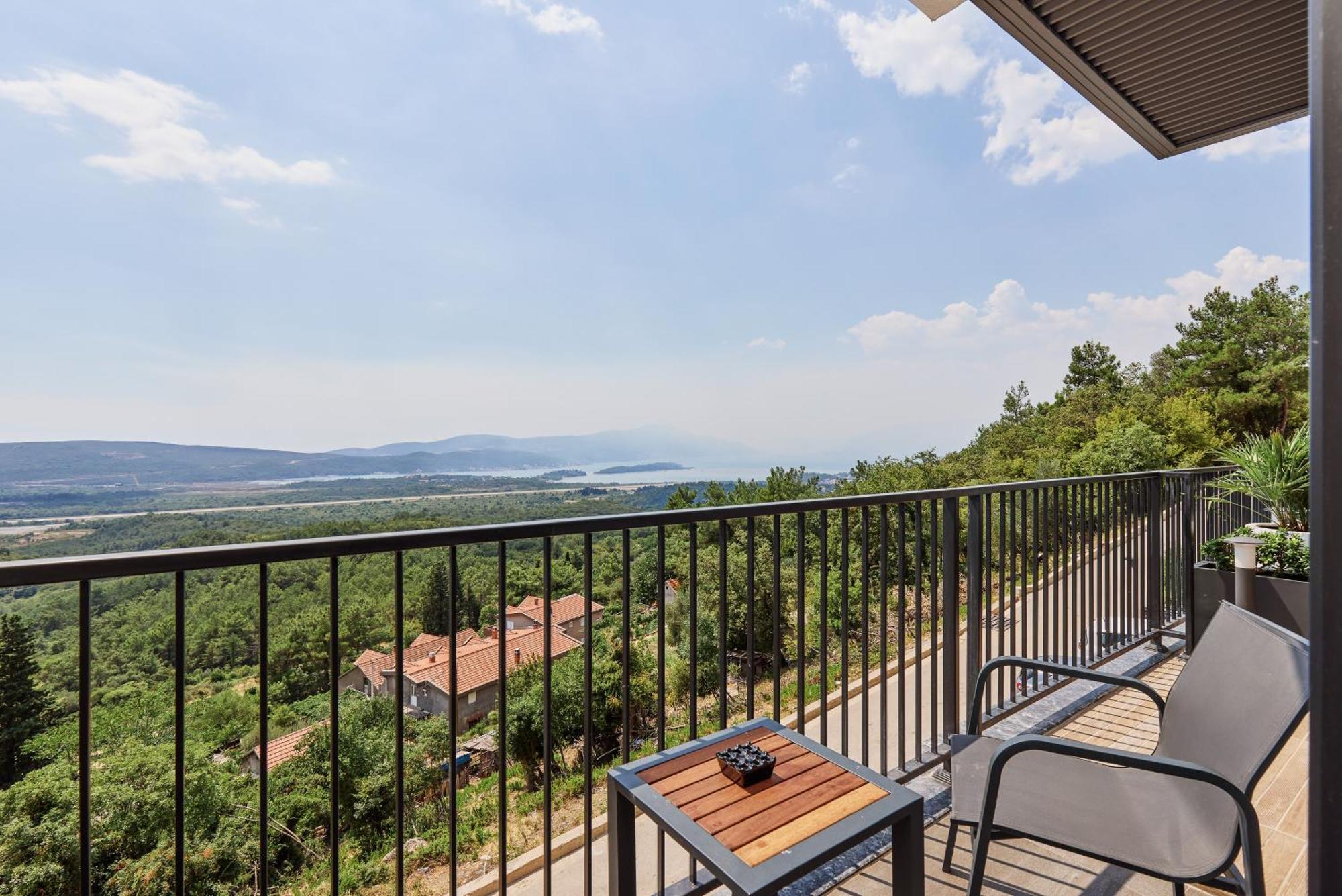 Bayview Hills Luxury Residences Tivat