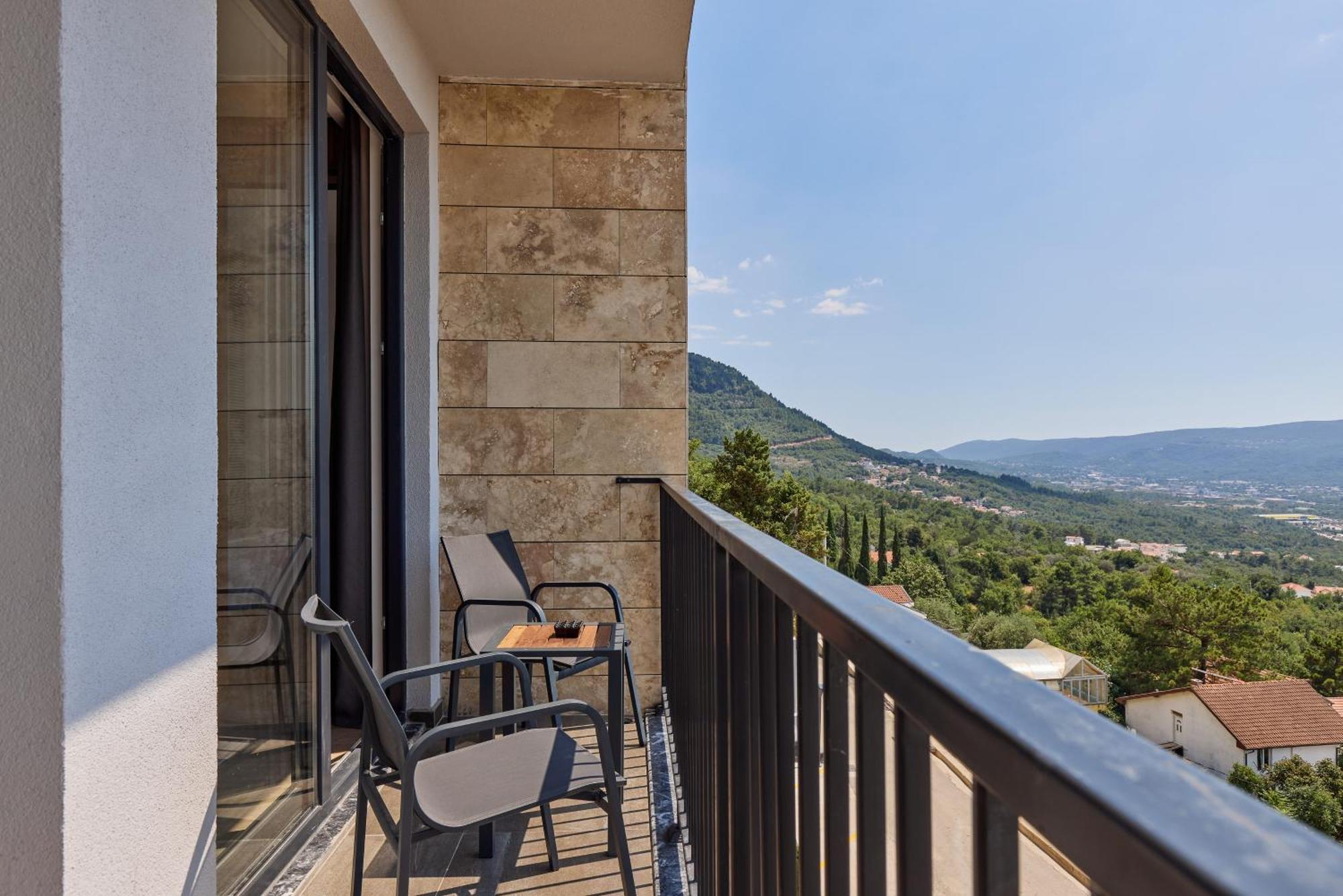 Bayview Hills Luxury Residences Tivat