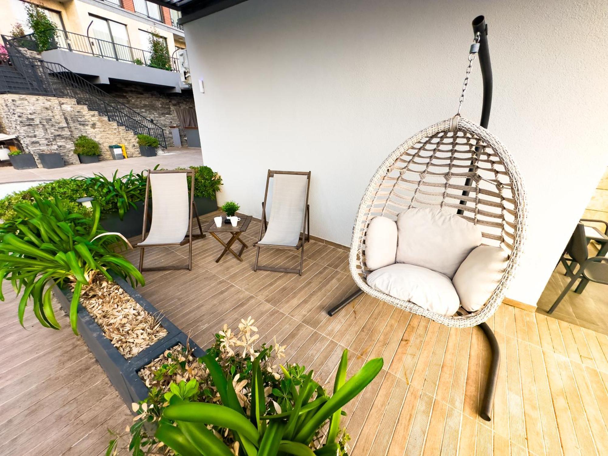 Bayview Hills Luxury Residences *